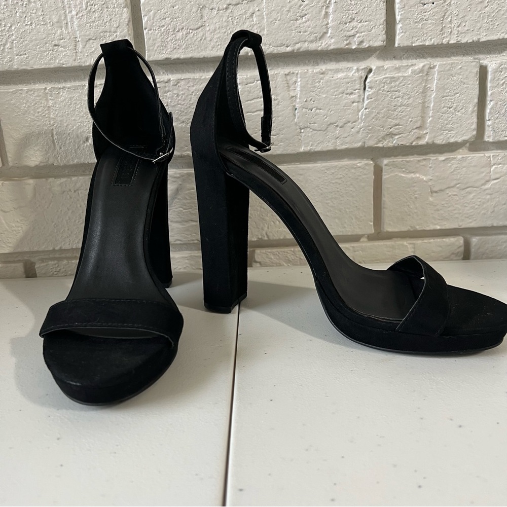 Black Faux Suede Women’s Size 8.5 Open Toe 4.5" Block Heel Pump Sandals w/straps